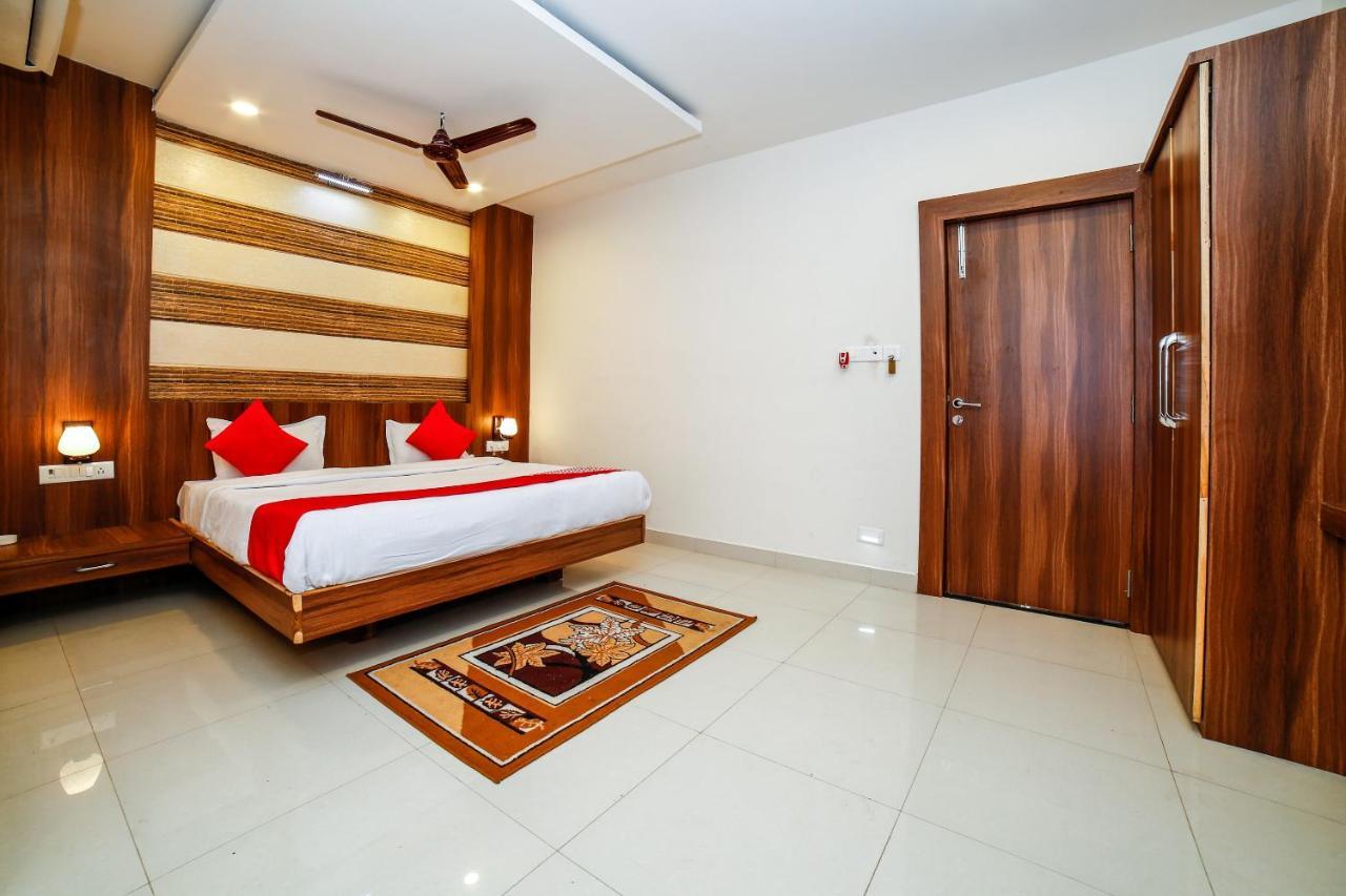 Oyo 35769 Hotel Rishabh Джханси Экстерьер фото